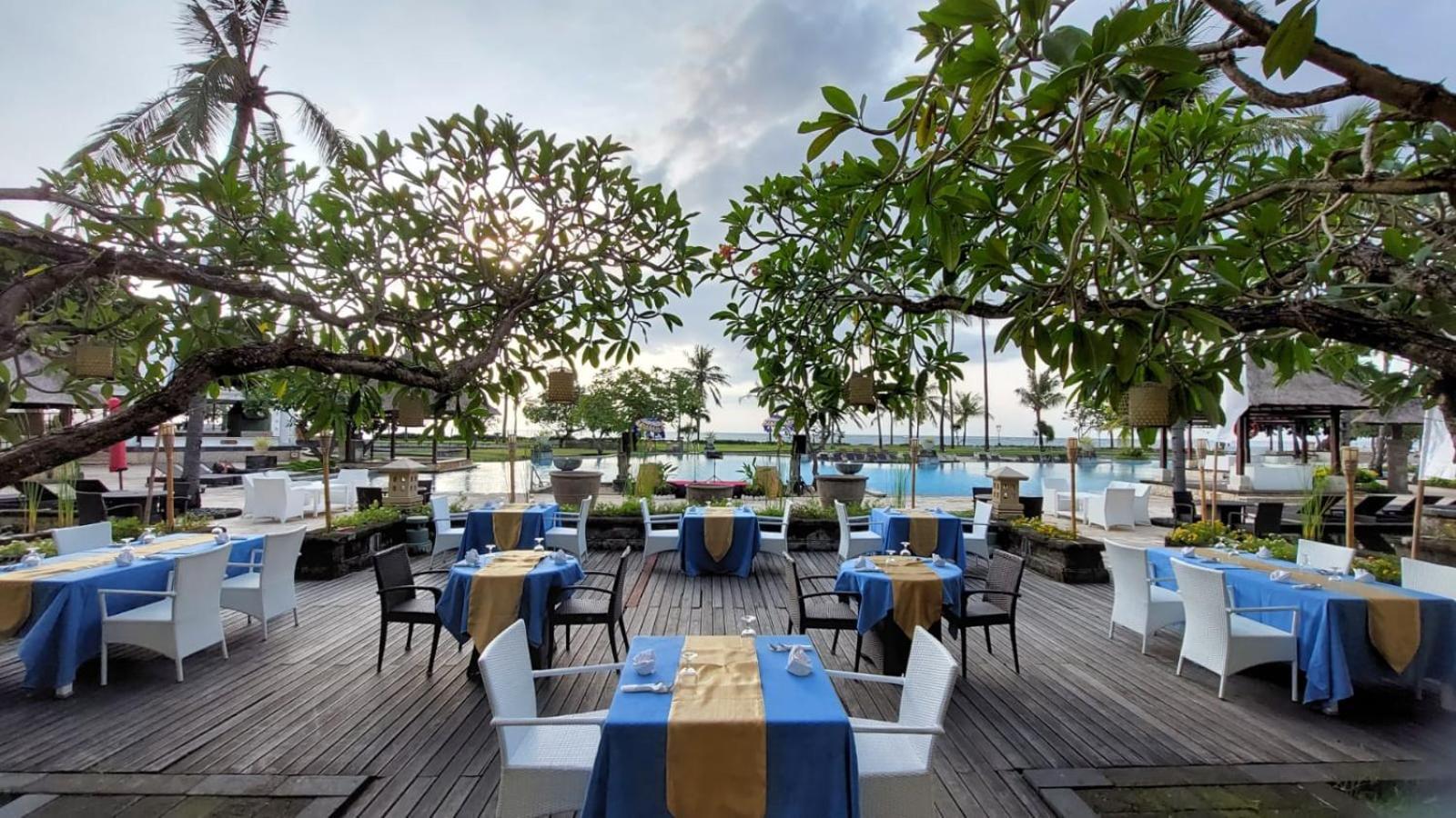 The Patra Bali Resort & Villas - Chse Certified Kuta Lombok Exterior foto The Deck