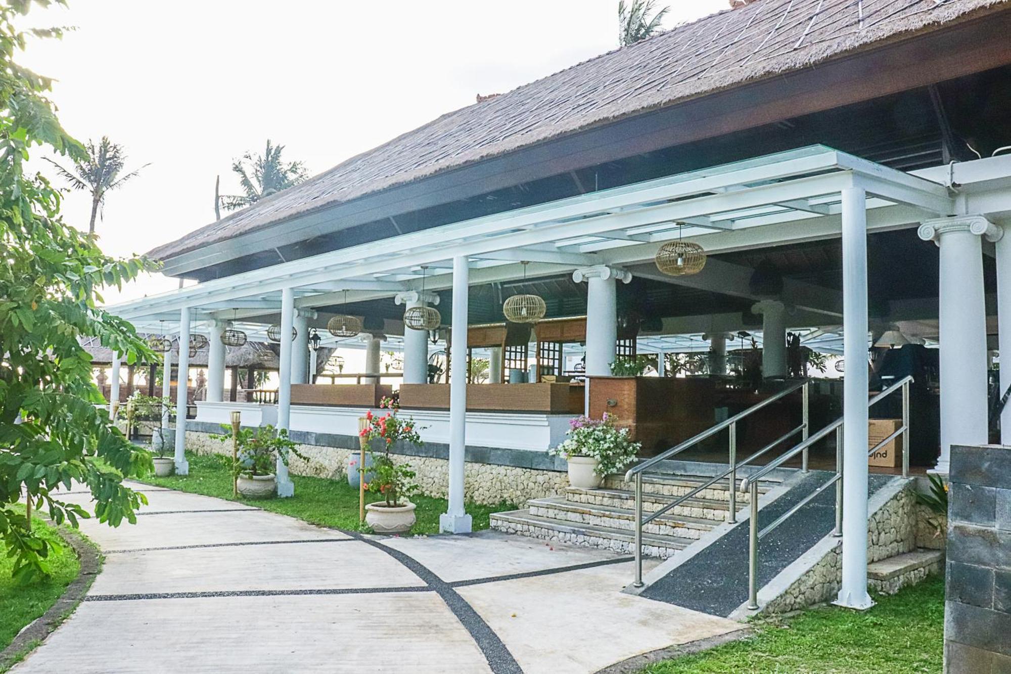 The Patra Bali Resort & Villas - Chse Certified Kuta Lombok Exterior foto The restaurant at the hotel